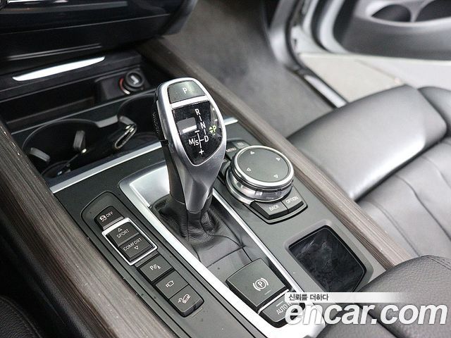 BMW X5 2016 — photo 9