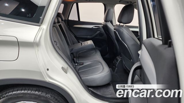 BMW X1 2016 — photo 12