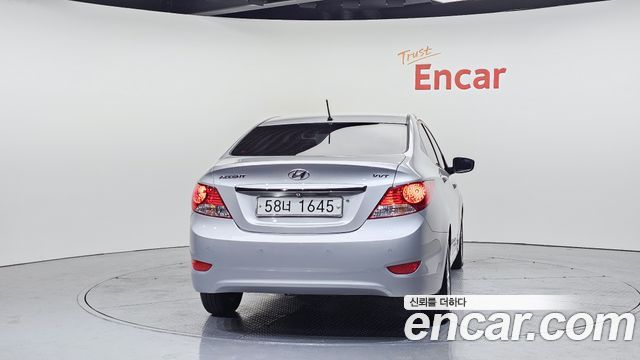 Hyundai Accent 2012 — photo 4