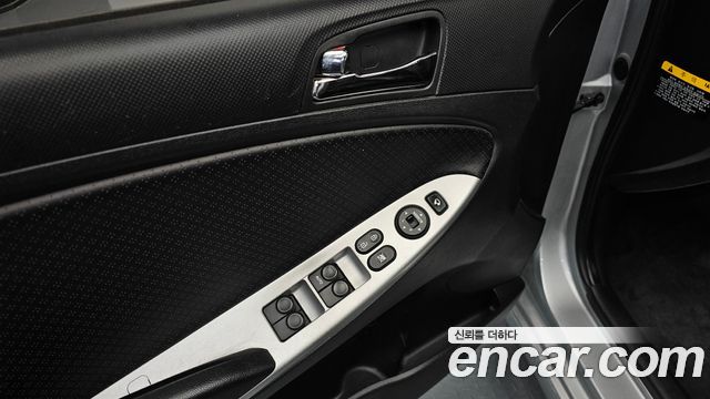 Hyundai Accent 2012 — photo 14