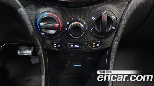 Hyundai Accent 2012 — photo 18