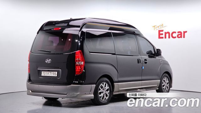 Hyundai Starex 2018 — photo 2