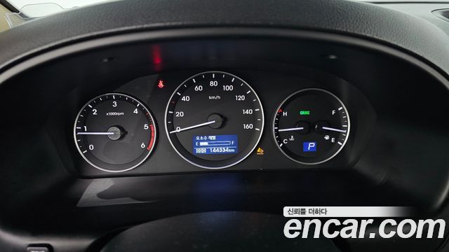 Hyundai Starex 2018 — photo 8