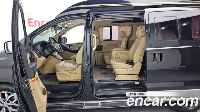 Hyundai Starex 2018 — photo 10