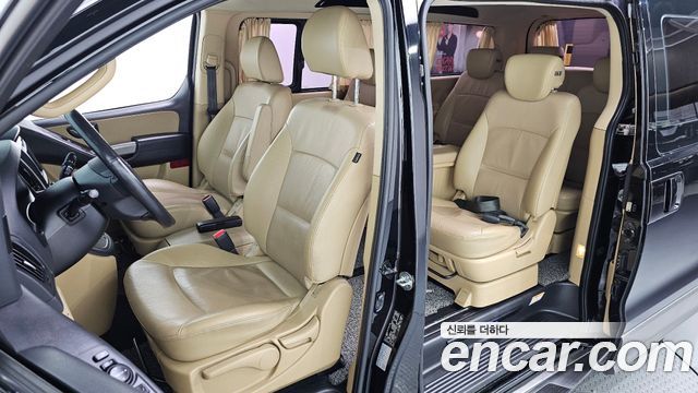 Hyundai Starex 2018 — photo 12