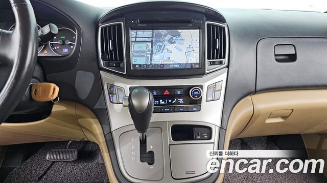 Hyundai Starex 2018 — photo 15