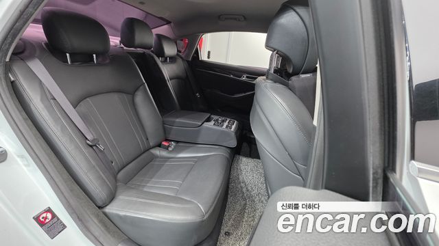 Genesis G80 2019 — photo 19