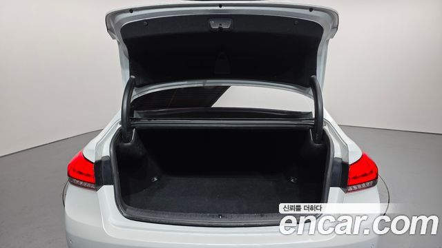 Genesis G80 2019 — photo 20