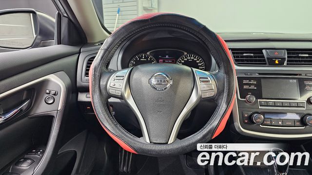 Nissan Altima 2017 — photo 13