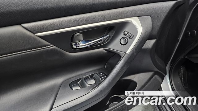 Nissan Altima 2017 — photo 16