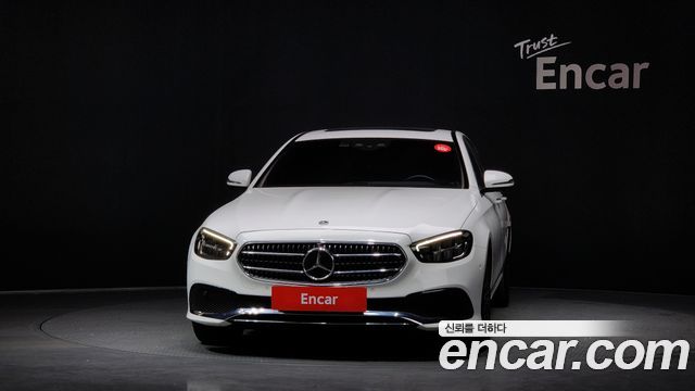 Mercedes-Benz E-Class 2022 — photo 3