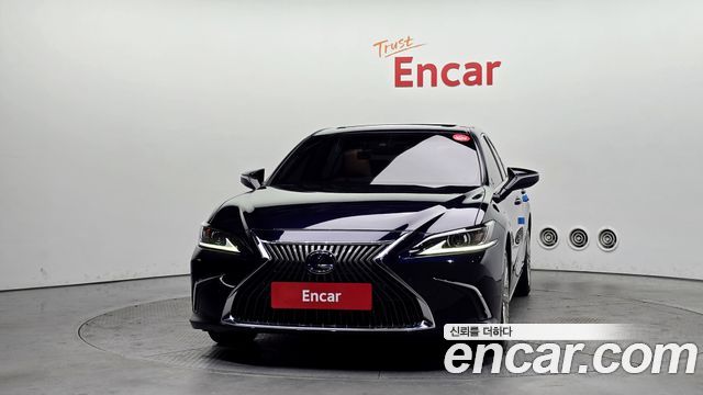 Lexus ES 2019 — photo 3