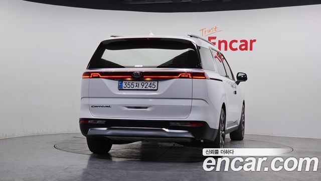 Kia Canival 2021 — photo 4