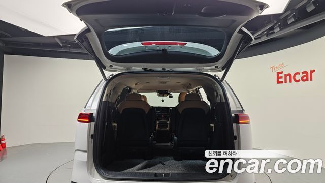 Kia Canival 2021 — photo 20