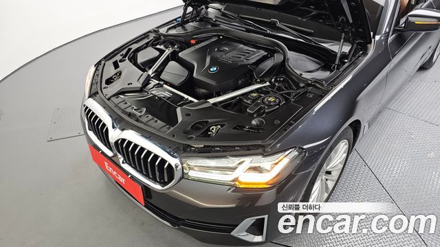 BMW 5-Series 2021 — photo 6