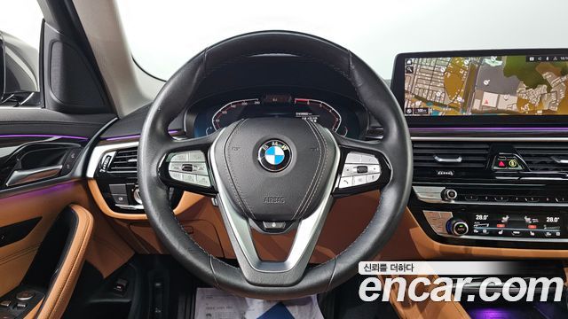 BMW 5-Series 2021 — photo 16