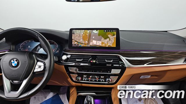 BMW 5-Series 2021 — photo 17
