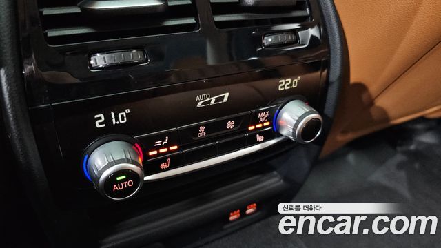 BMW 5-Series 2021 — photo 19