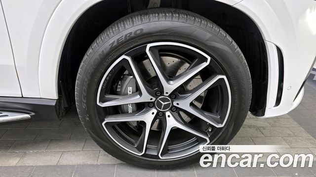 Mercedes-Benz GLE-Class 2020 — photo 5
