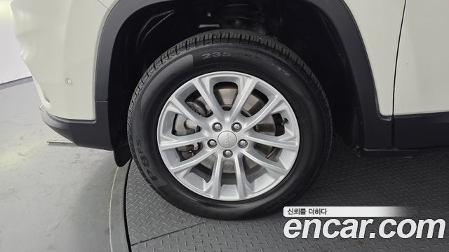 Jeep Cherokee 2019 — photo 5