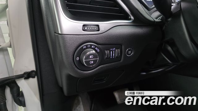 Jeep Cherokee 2019 — photo 18