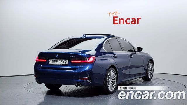 BMW 3-Series 2021 — photo 2