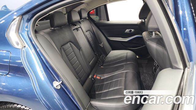 BMW 3-Series 2021 — photo 12