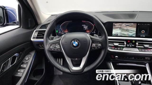 BMW 3-Series 2021 — photo 13