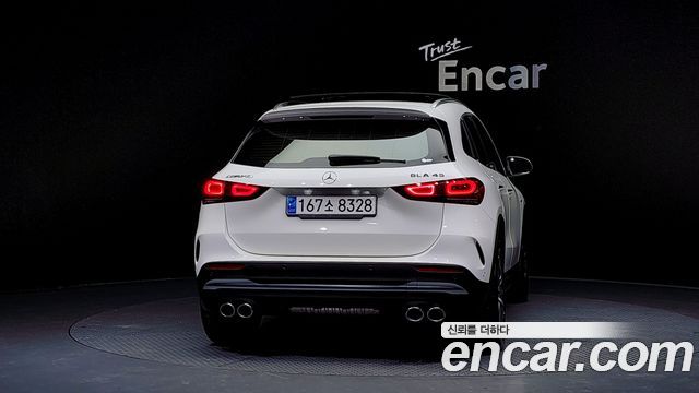 Mercedes-Benz GLA-Class 2022 — photo 4