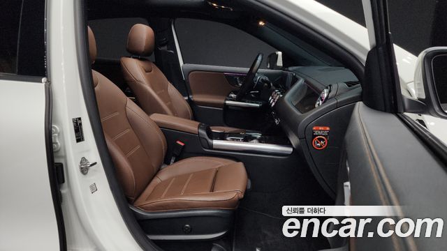 Mercedes-Benz GLA-Class 2022 — photo 11