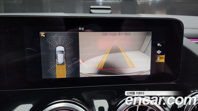 Mercedes-Benz GLA-Class 2022 — photo 14