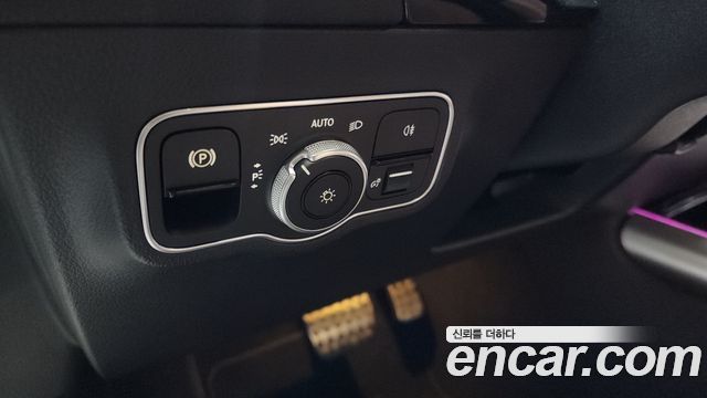 Mercedes-Benz GLA-Class 2022 — photo 17