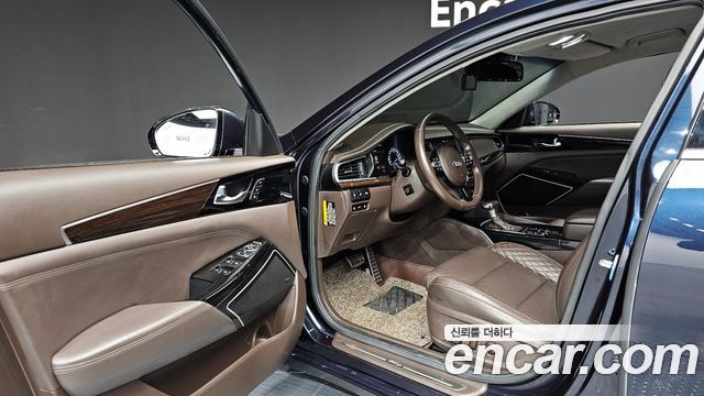 Kia K7 2018 — photo 11