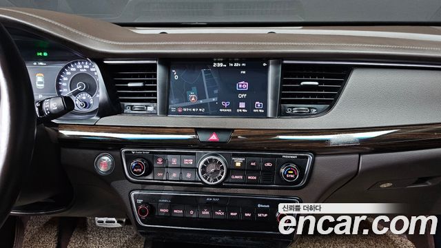 Kia K7 2018 — photo 15