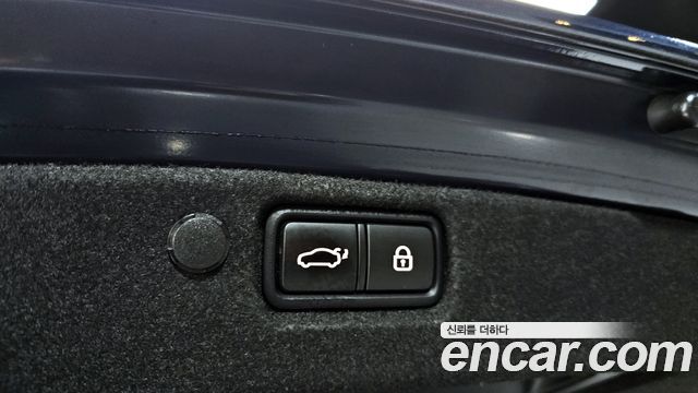 Kia K7 2018 — photo 17