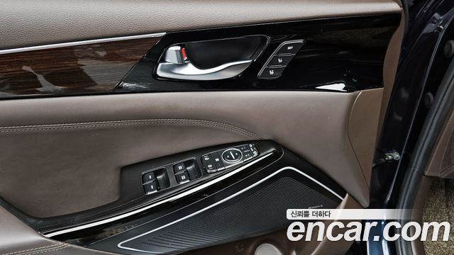 Kia K7 2018 — photo 19