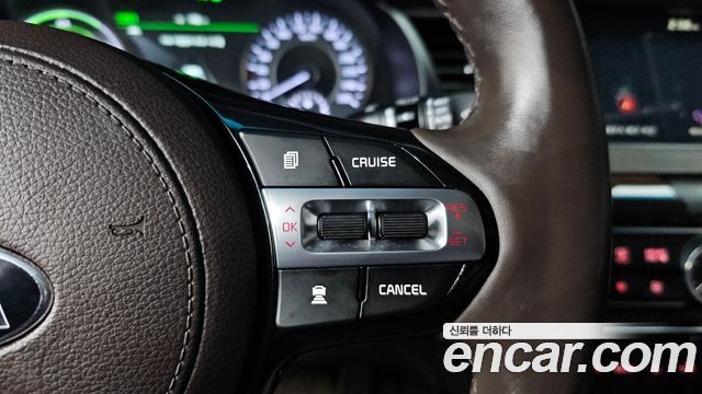 Kia K7 2018 — photo 20