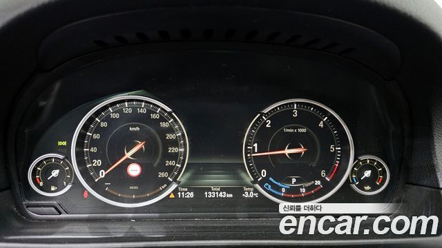 BMW 5-Series 2014 — photo 8