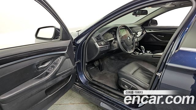 BMW 5-Series 2014 — photo 10