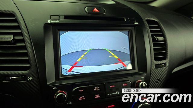 Kia K3 2015 — photo 17