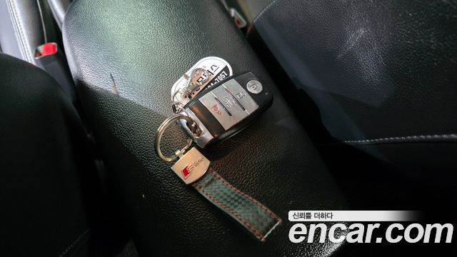 Kia K3 2015 — photo 20