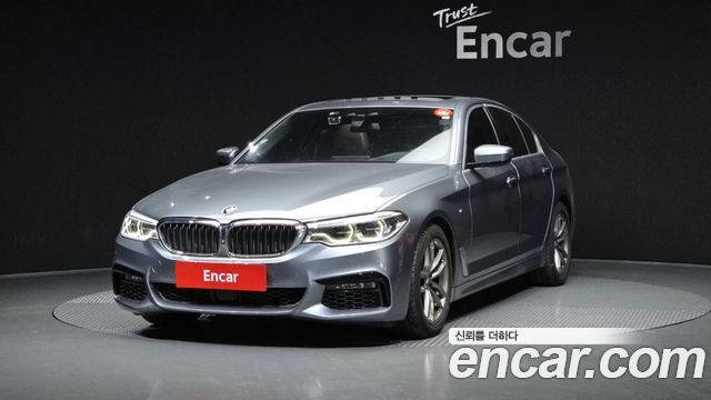 BMW 5-Series 2019 — photo 1