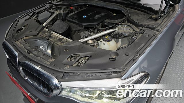 BMW 5-Series 2019 — photo 6