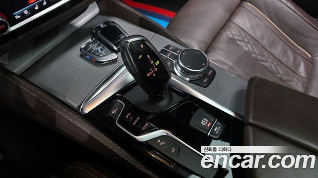 BMW 5-Series 2019 — photo 9