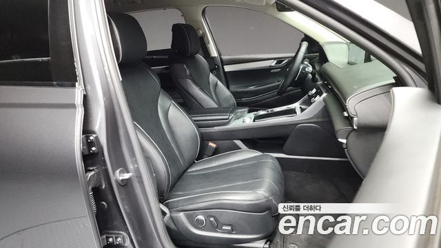 Genesis GV80 2020 — photo 11