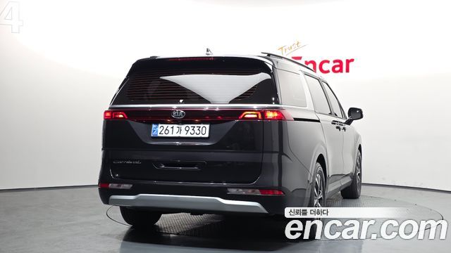 Kia Canival 2021 — photo 4