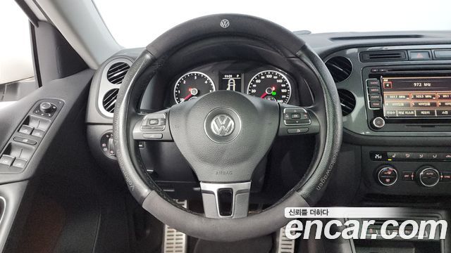 Volkswagen Tiguan 2016 — photo 13