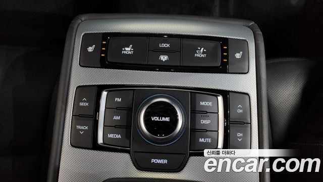 Genesis G80 2018 — photo 18