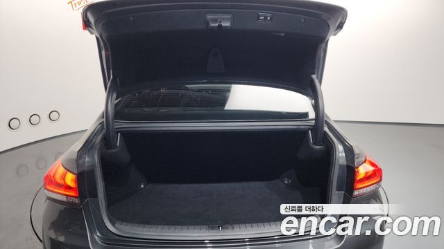 Genesis G80 2018 — photo 20