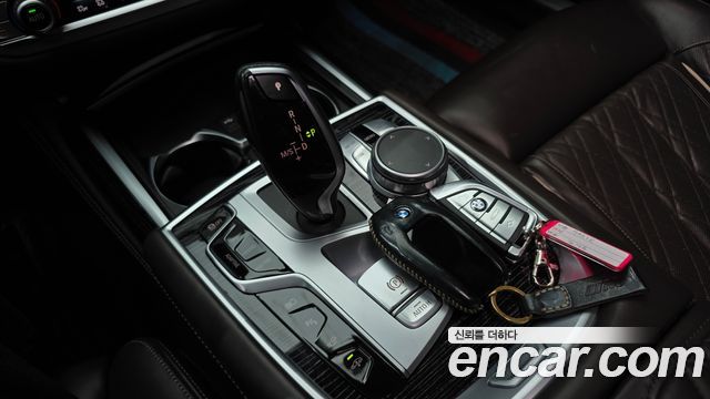 BMW 7-Series 2022 — photo 9